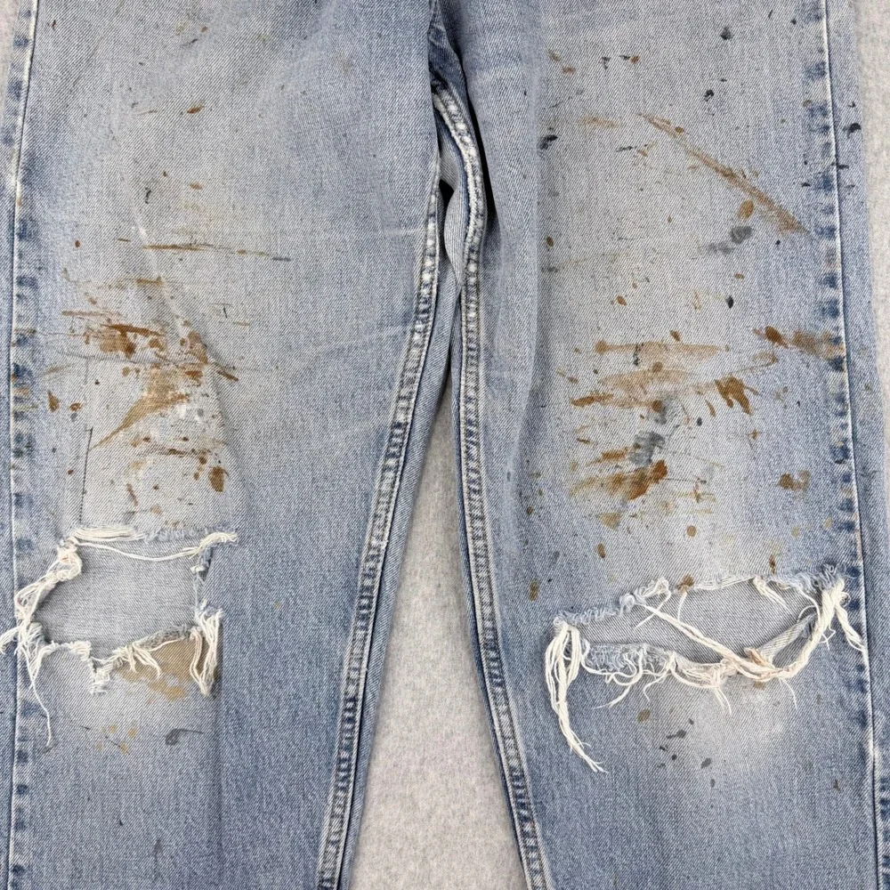 Vintage Levis 560 Loose Fit Straight Leg Jeans Light Wash Thrashed Paint 29x27.5